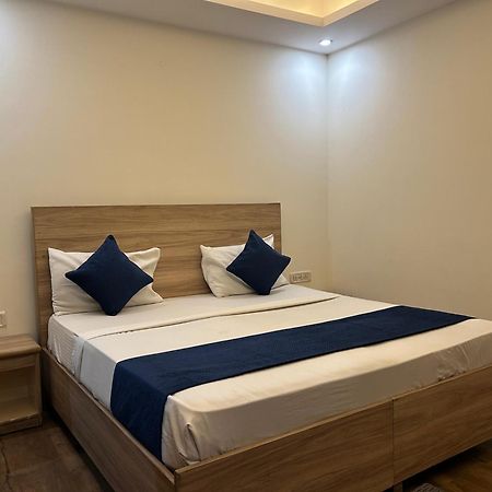 Hotel Aerocity Golden Close To New Delhi Airport Exterior photo